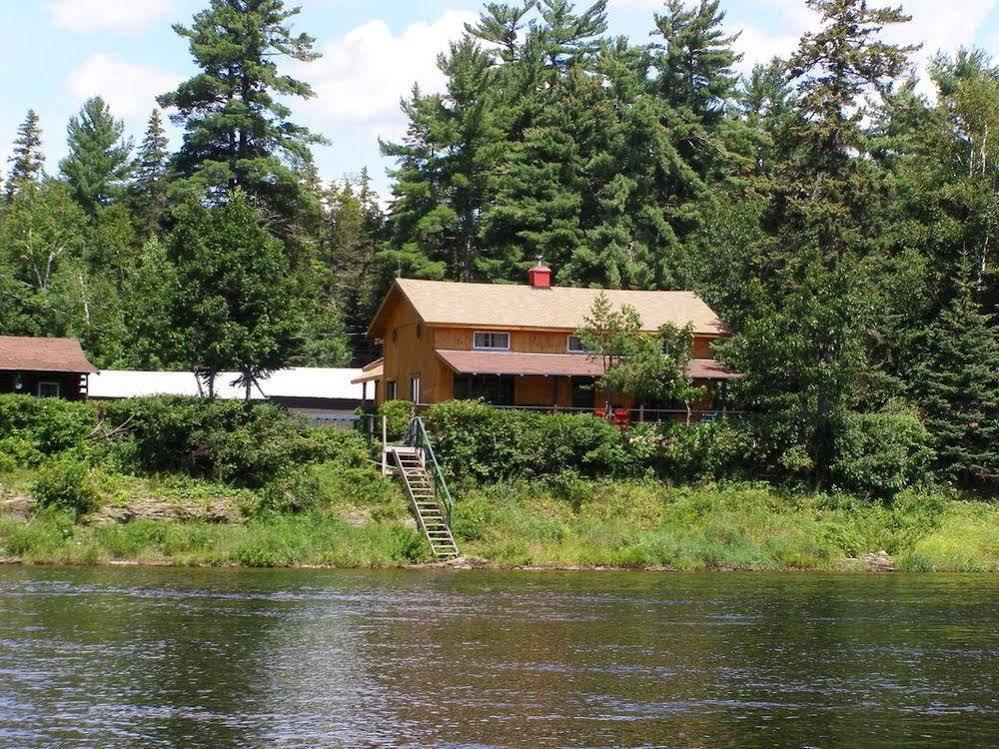Pond'S Resort Blackville Esterno foto